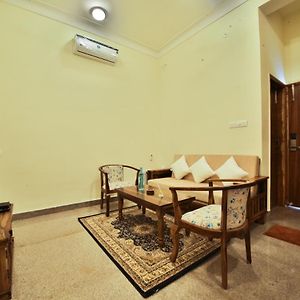 Queen Room Garden View